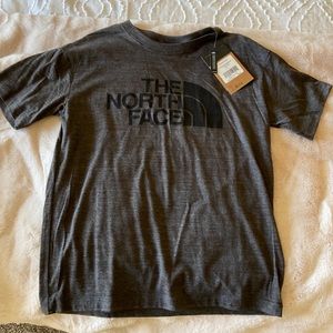 NWT womens small north face tee